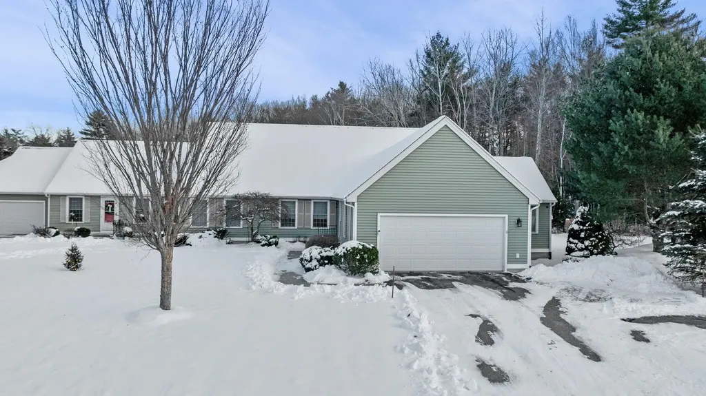 47 Risloves Way Fremont NH 03044