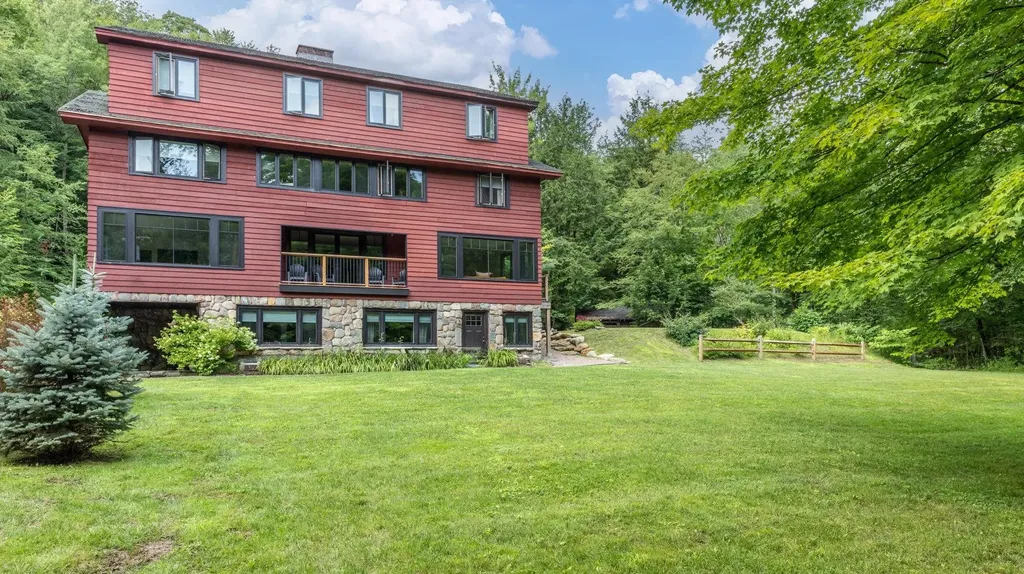 56 Turner Mill Lane Stowe VT 05672
