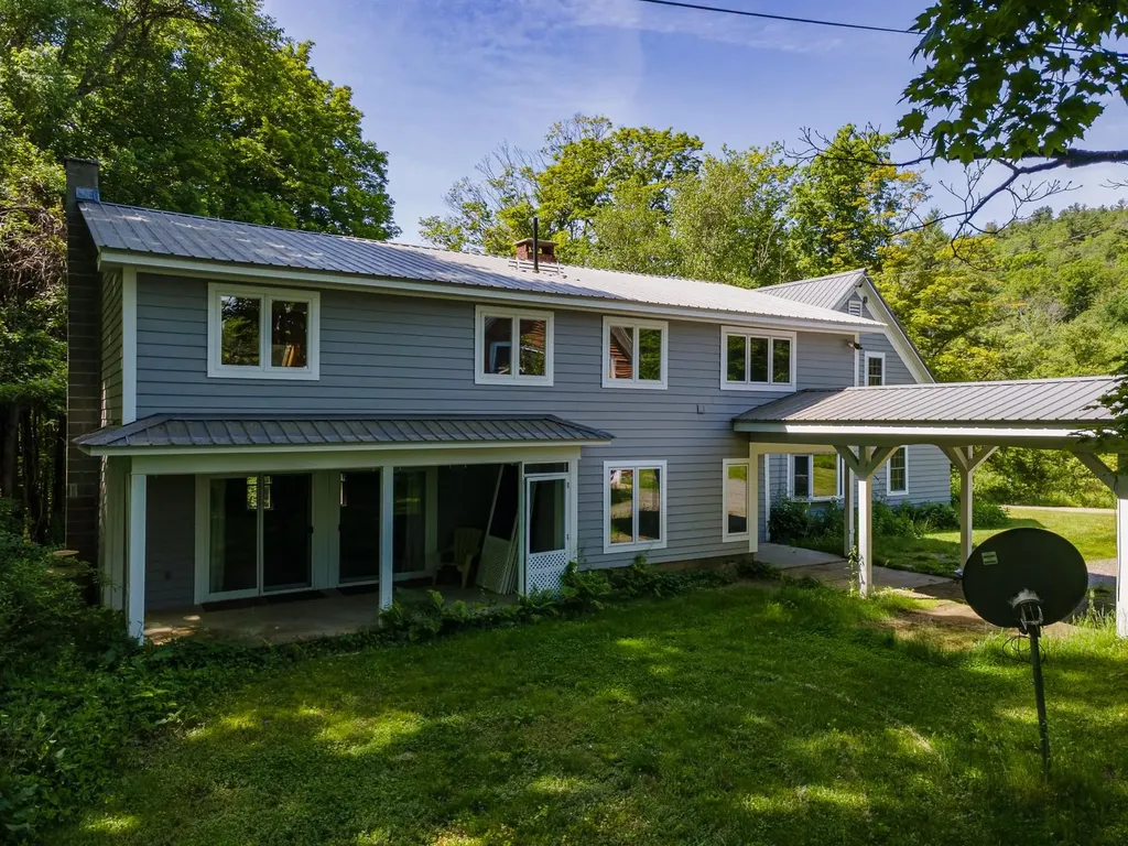 24 Hunt Road Westmoreland NH 03467