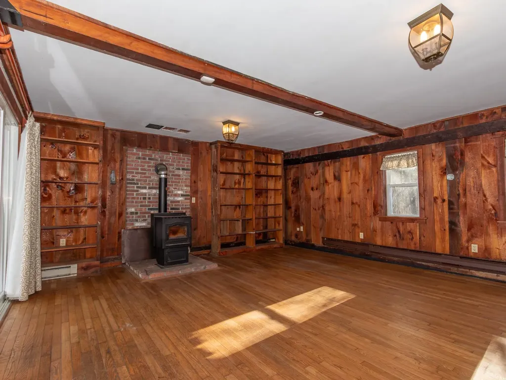 24 Hunt Road Westmoreland NH 03467