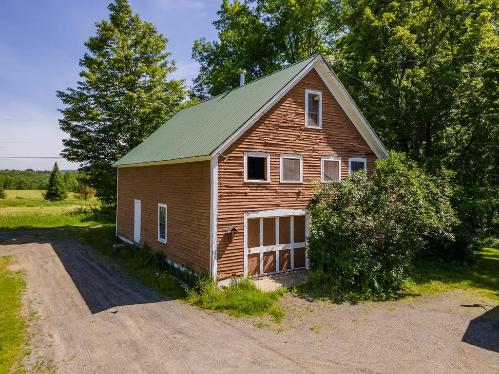 24 Hunt Road Westmoreland NH 03467
