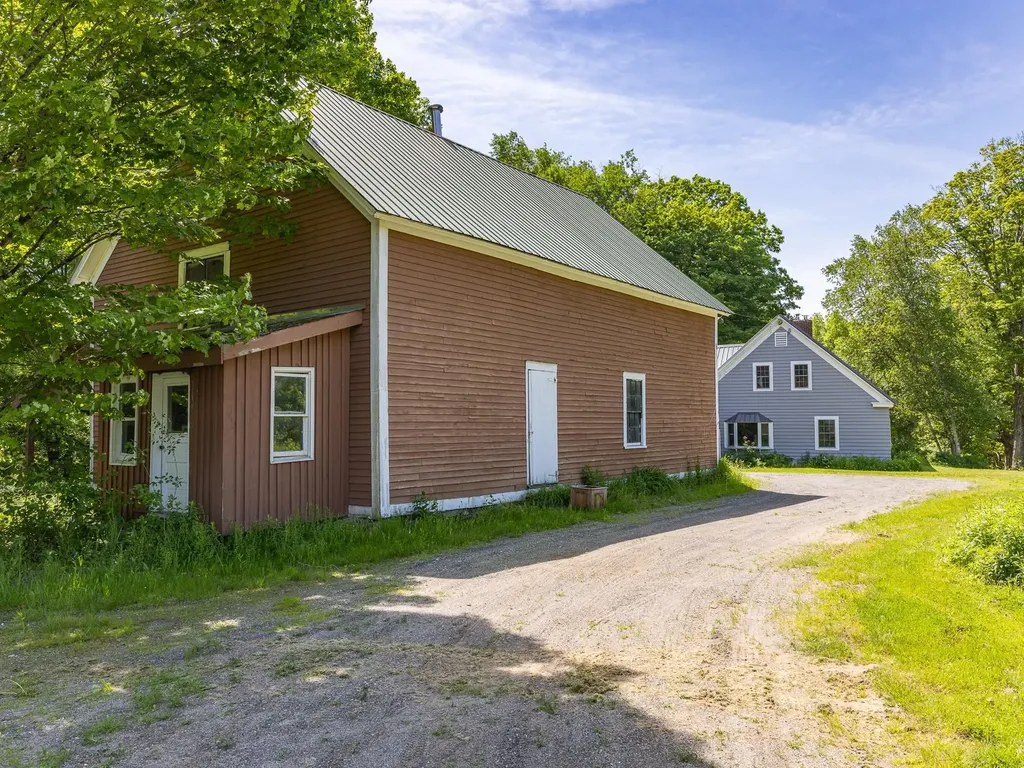 24 Hunt Road Westmoreland NH 03467