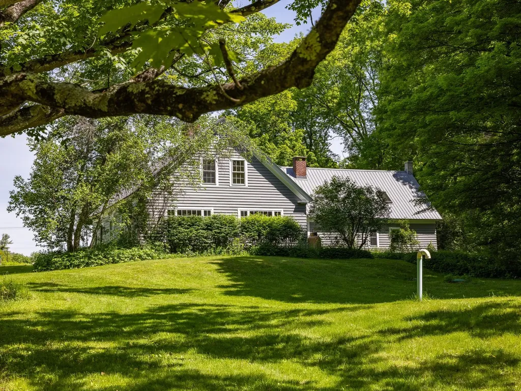 24 Hunt Road Westmoreland NH 03467