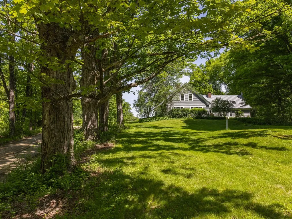 24 Hunt Road Westmoreland NH 03467