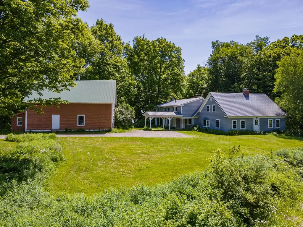 24 Hunt Road Westmoreland NH 03467