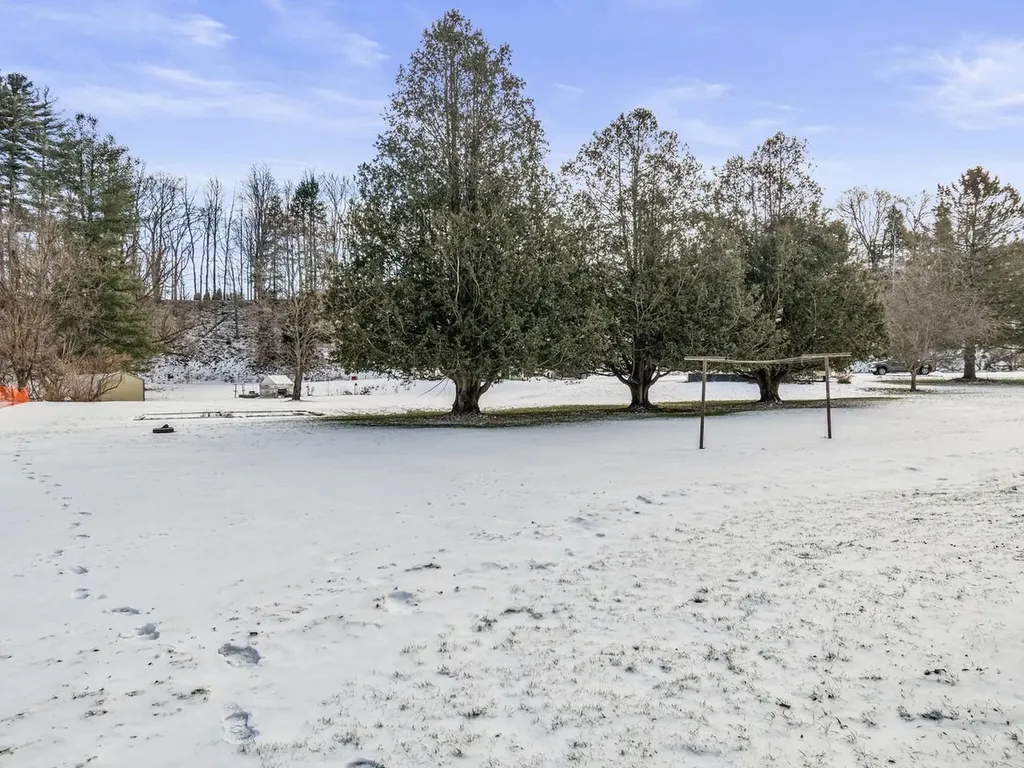 318 Main Street Duxbury VT 05676