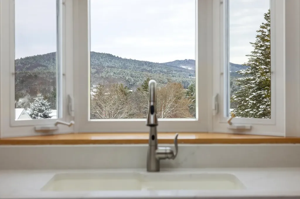 18 Skylark Road Lebanon NH 03766