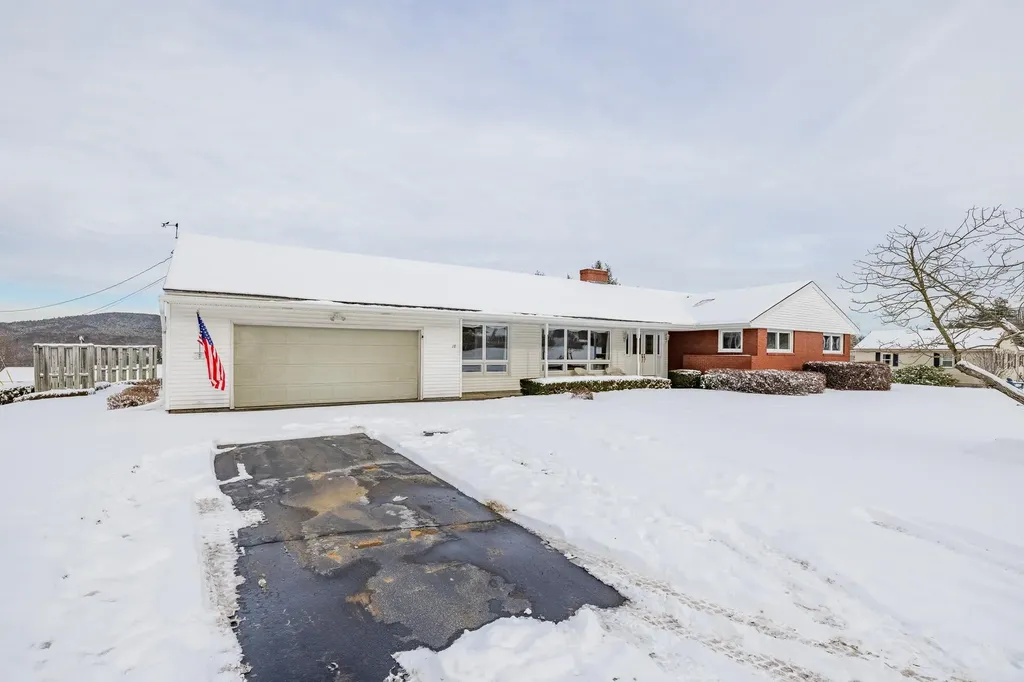 18 Skylark Road Lebanon NH 03766