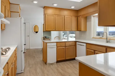 18 Skylark Road Lebanon NH 03766