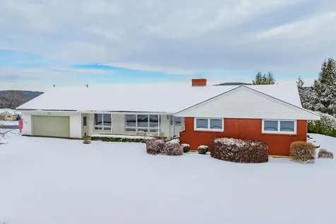 18 Skylark Road Lebanon NH 03766