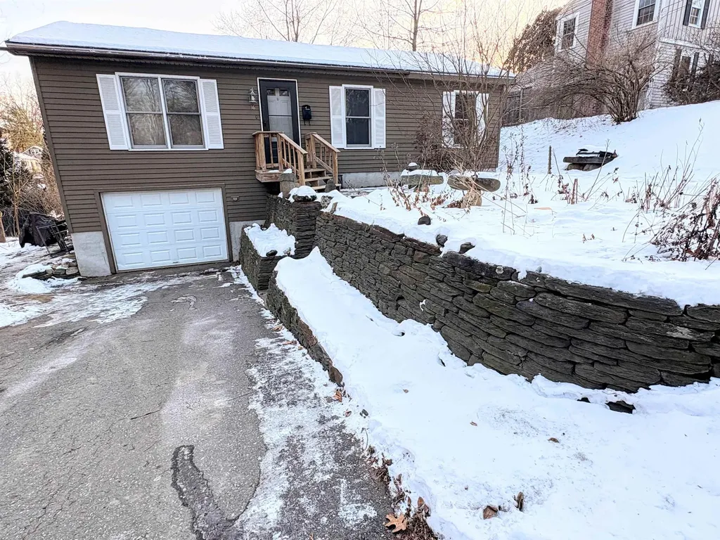 16 Sycamore Street Brattleboro VT 05301