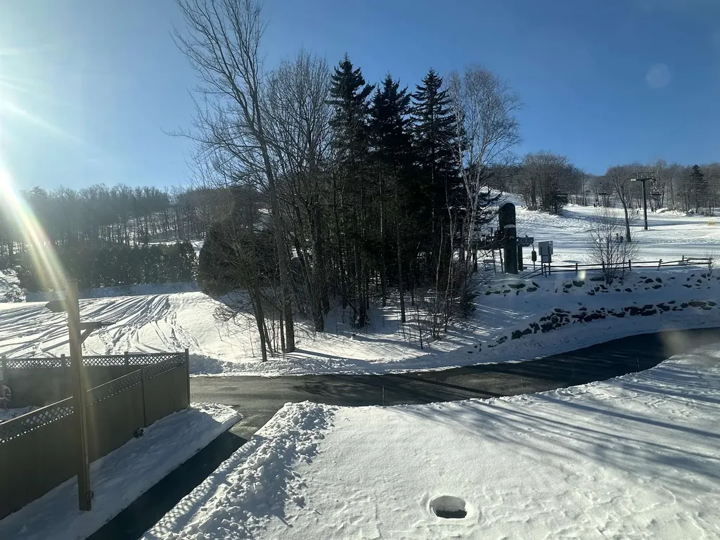 249/251, Qtr1 89 Grand Summit Way Dover VT 05356