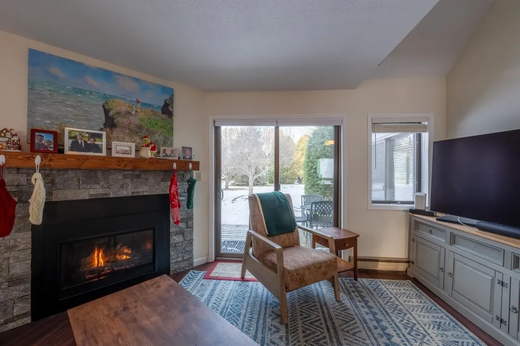 111 Lakeland Drive Hartford VT 05059