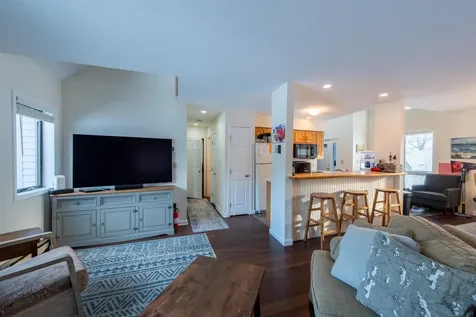 111 Lakeland Drive Hartford VT 05059