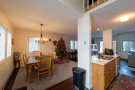 111 Lakeland Drive Hartford VT 05059