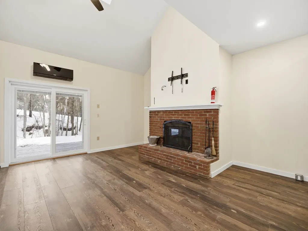 76 Davis Road Plymouth NH 03264