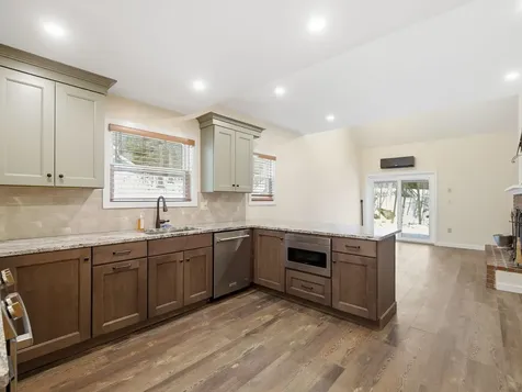 76 Davis Road Plymouth NH 03264