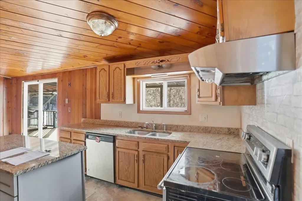 1119 Sand Hill Road Georgia VT 05478