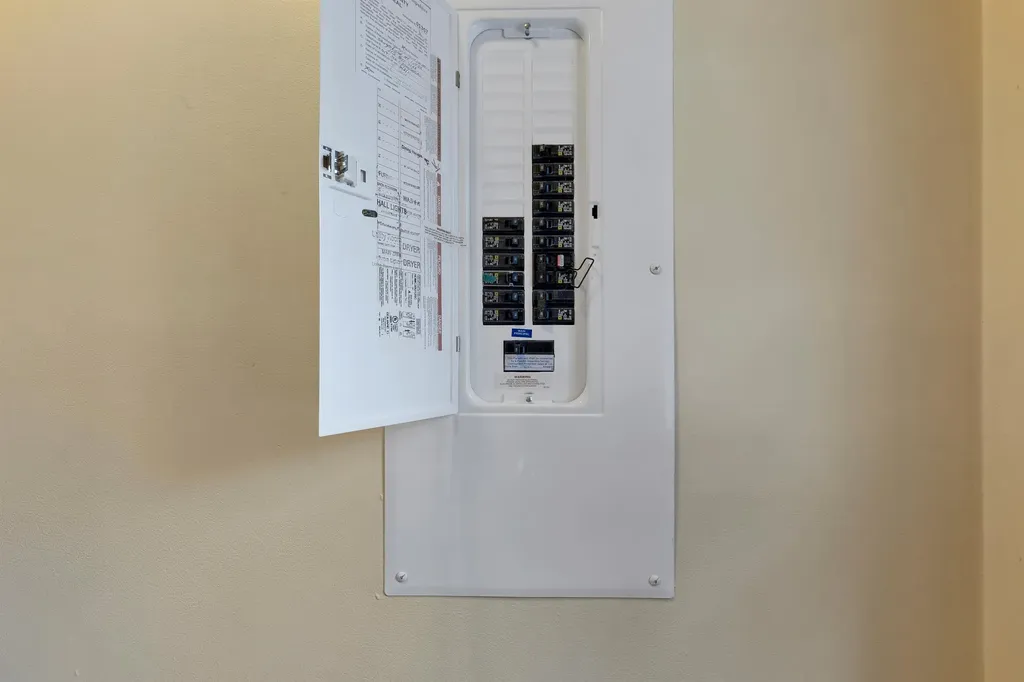 21 Mansfield Woods Way New Hampton NH 03256