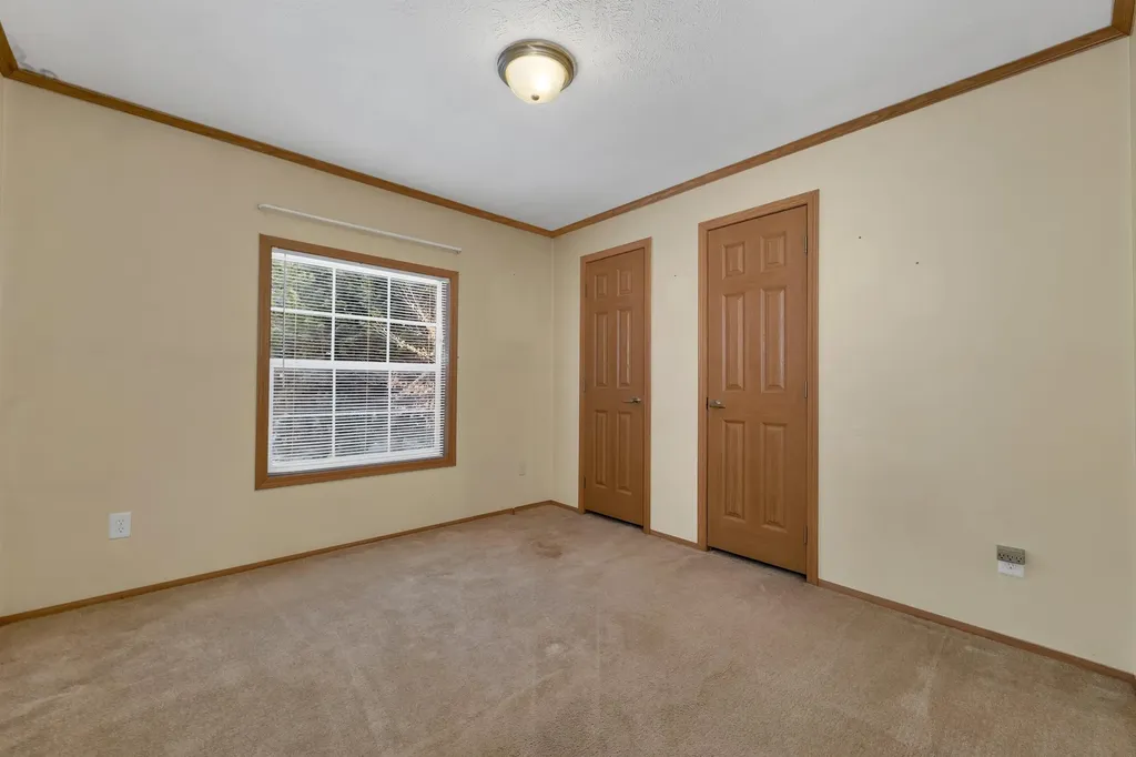 21 Mansfield Woods Way New Hampton NH 03256