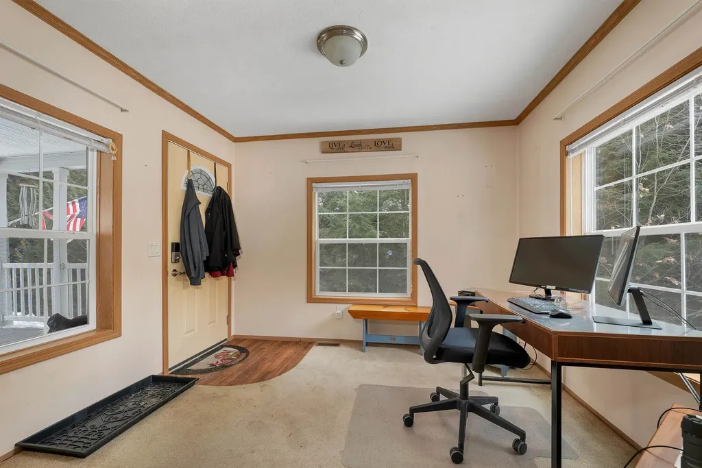 21 Mansfield Woods Way New Hampton NH 03256