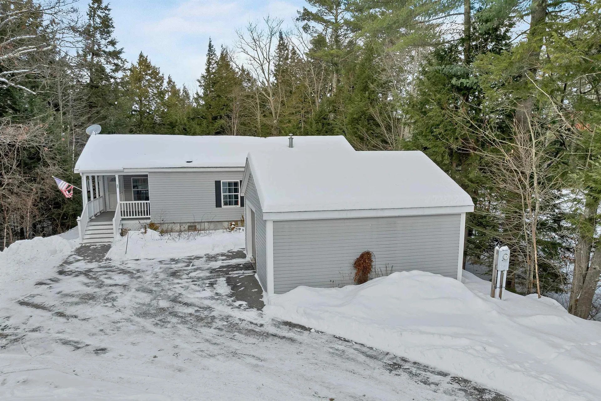 21 Mansfield Woods Way New Hampton NH 03256