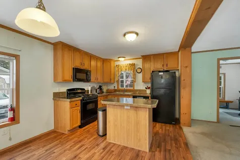 21 Mansfield Woods Way New Hampton NH 03256