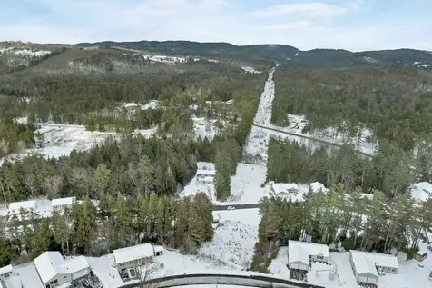 21 Mansfield Woods Way New Hampton NH 03256