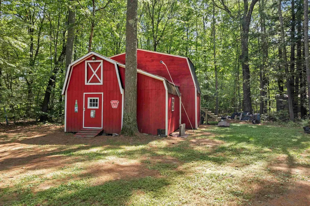 447 Jackman Pond Road Tamworth NH 03883