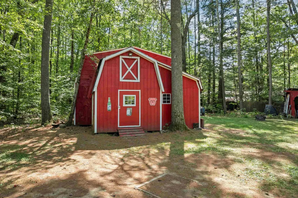 447 Jackman Pond Road Tamworth NH 03883