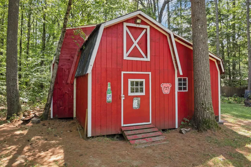 447 Jackman Pond Road Tamworth NH 03883