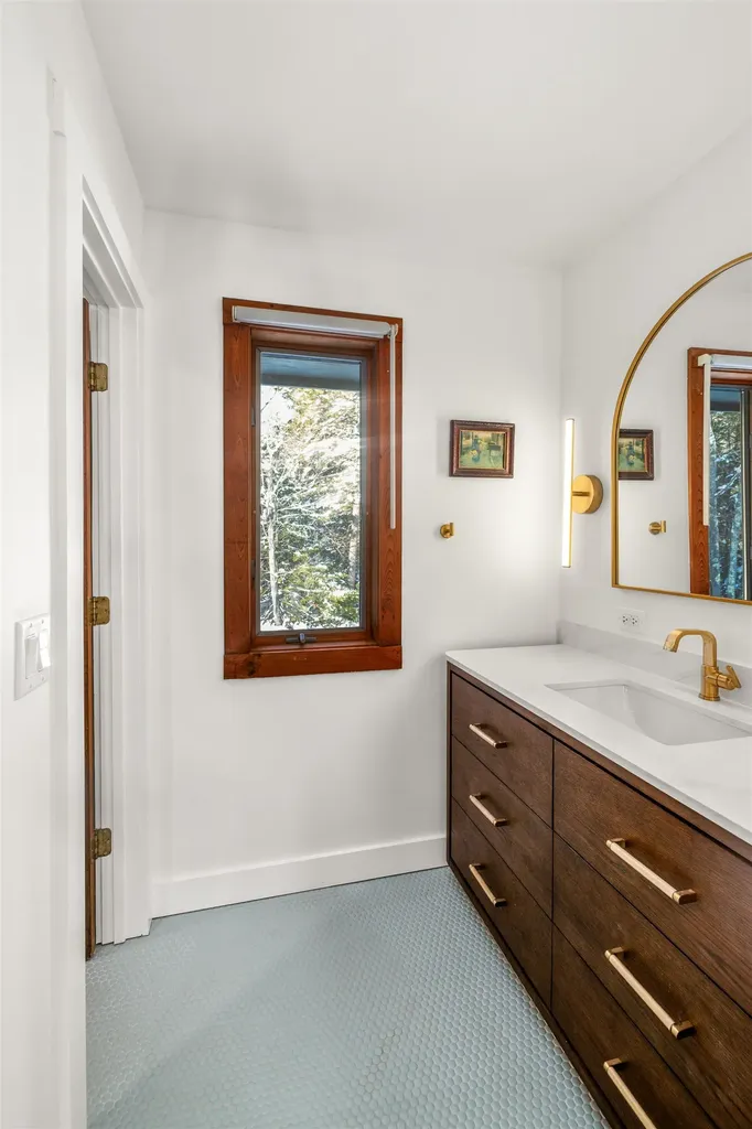 595 Worcester Loop Stowe VT 05672