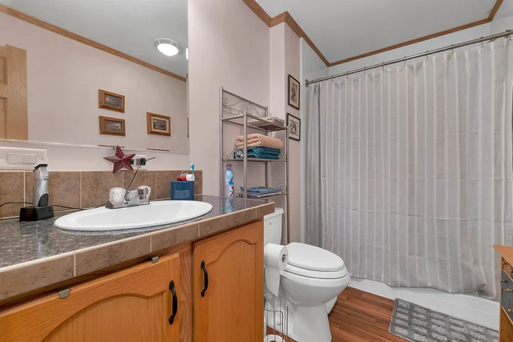 21 Mansfield Woods Way New Hampton NH 03256