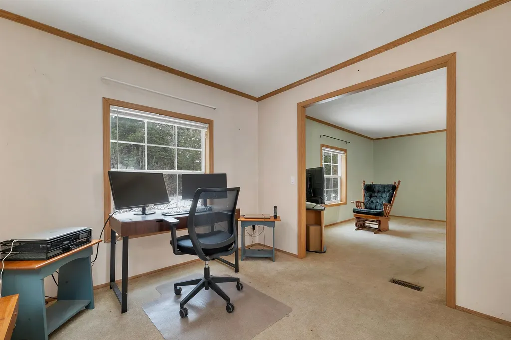 21 Mansfield Woods Way New Hampton NH 03256