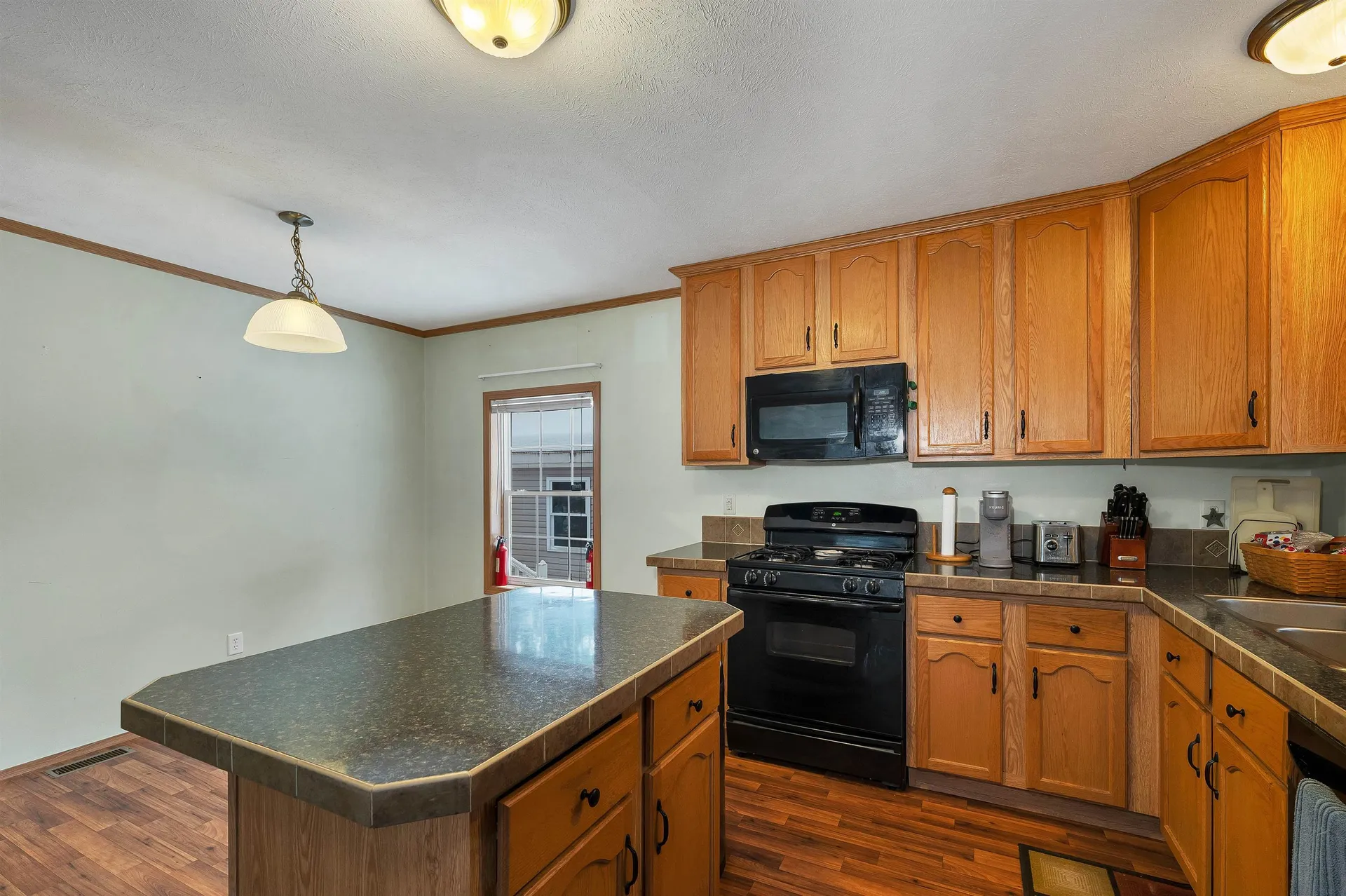 21 Mansfield Woods Way New Hampton NH 03256