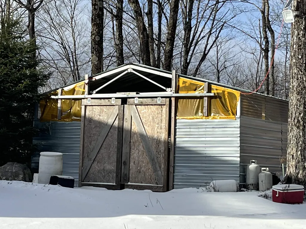 2924 New Duck Pond Road Sheffield VT 05866