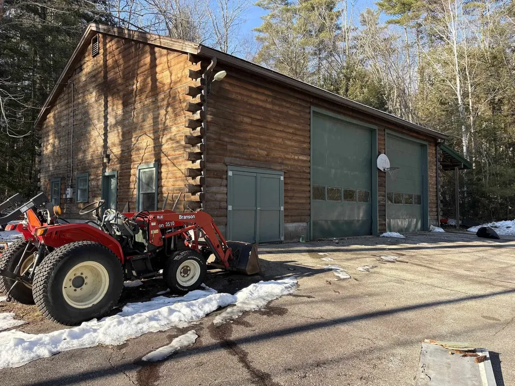 27 Evergreen Valley Road Milton NH 03851