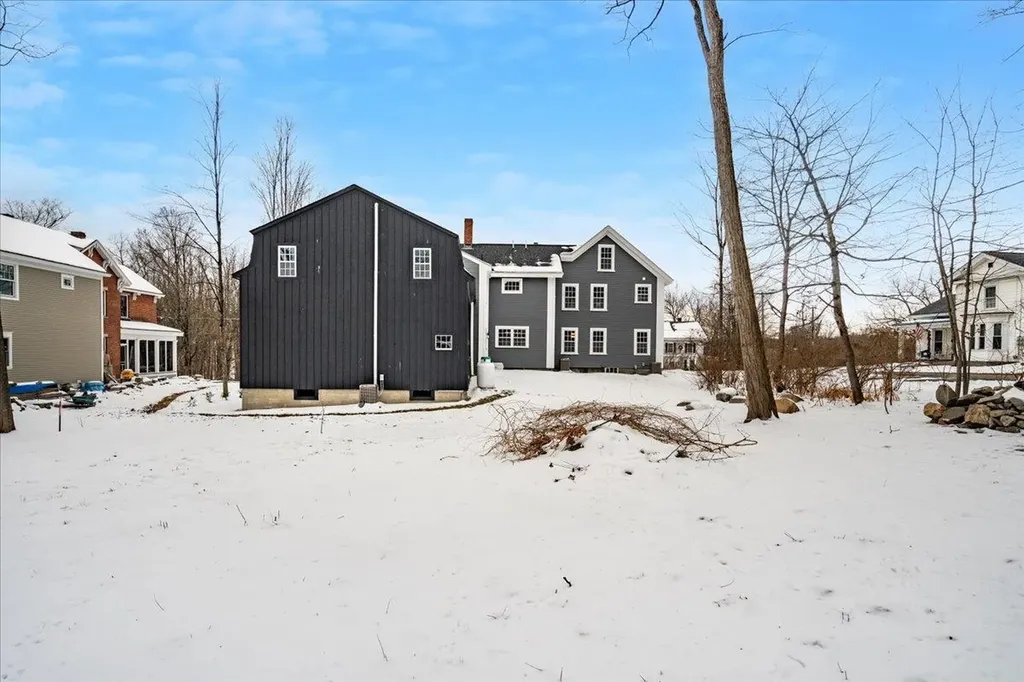18 Souhegan Street Milford NH 03055