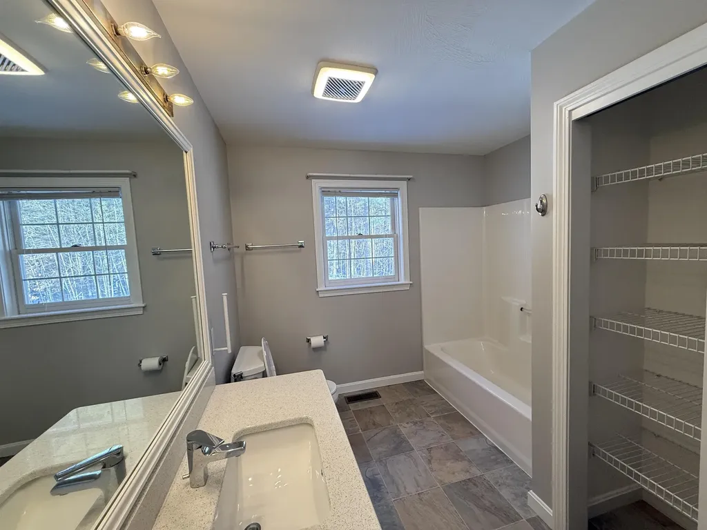149 Tinker Road Nashua NH 03063