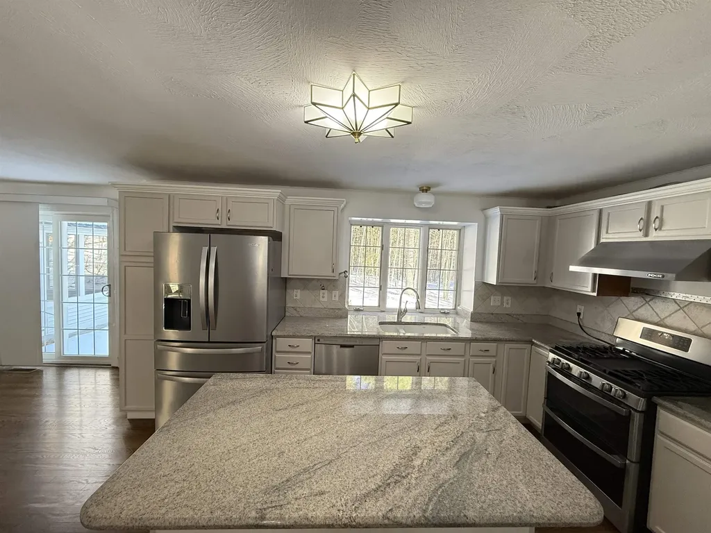 149 Tinker Road Nashua NH 03063
