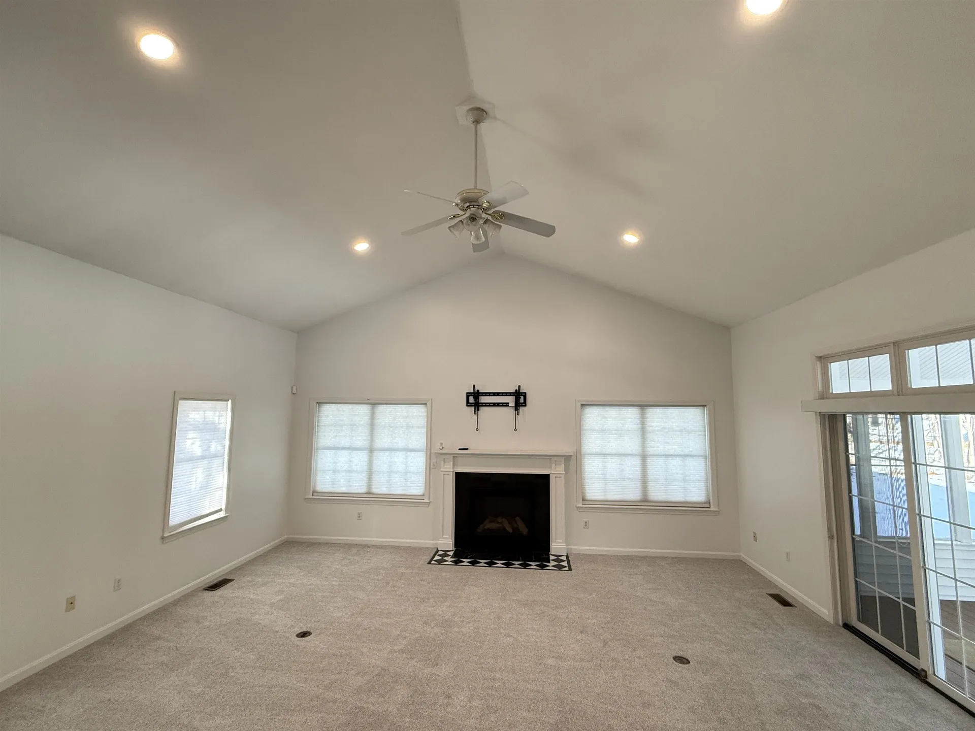 149 Tinker Road Nashua NH 03063