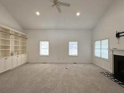 149 Tinker Road Nashua NH 03063