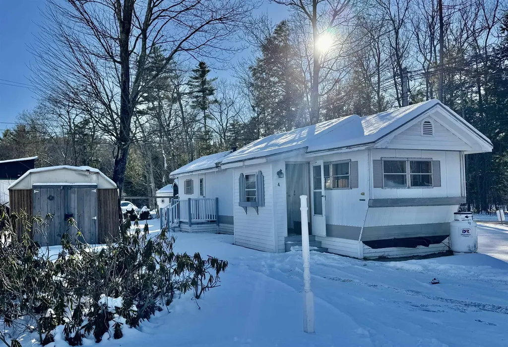 4 Morin Street Holderness NH 03245