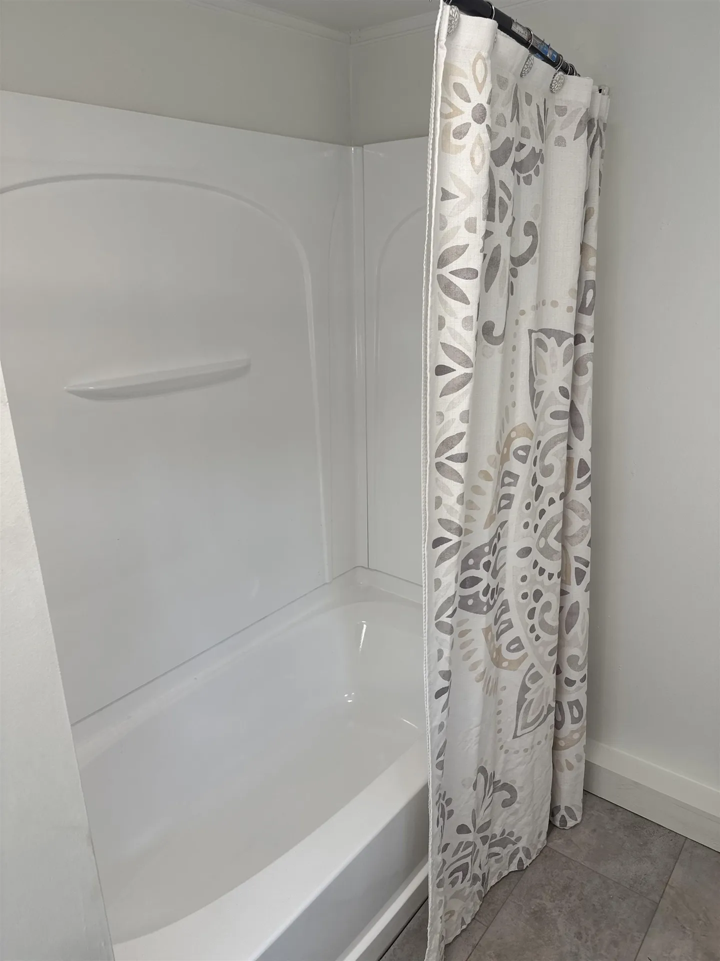 6 Boe Road Holderness NH 03245