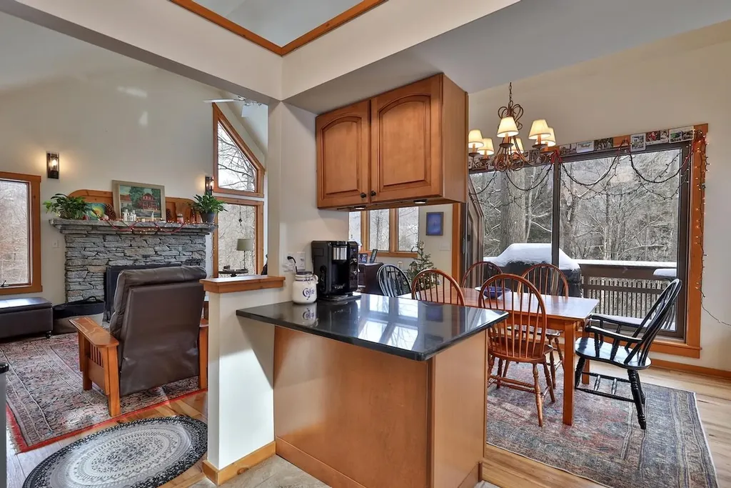 368 Crimson Hawk Road Plymouth VT 05056