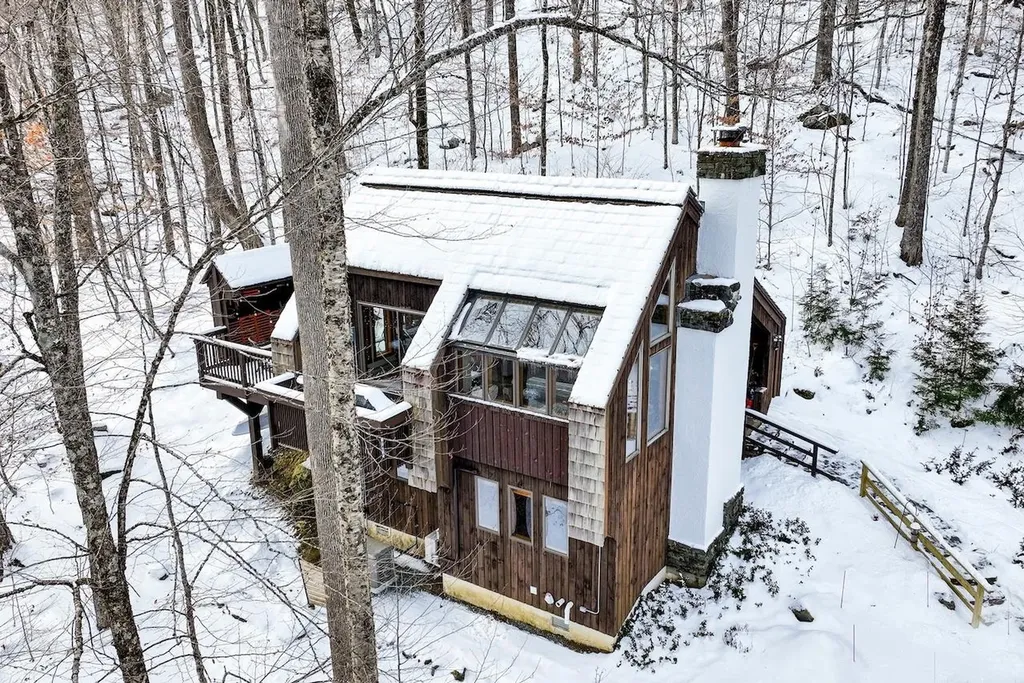 368 Crimson Hawk Road Plymouth VT 05056