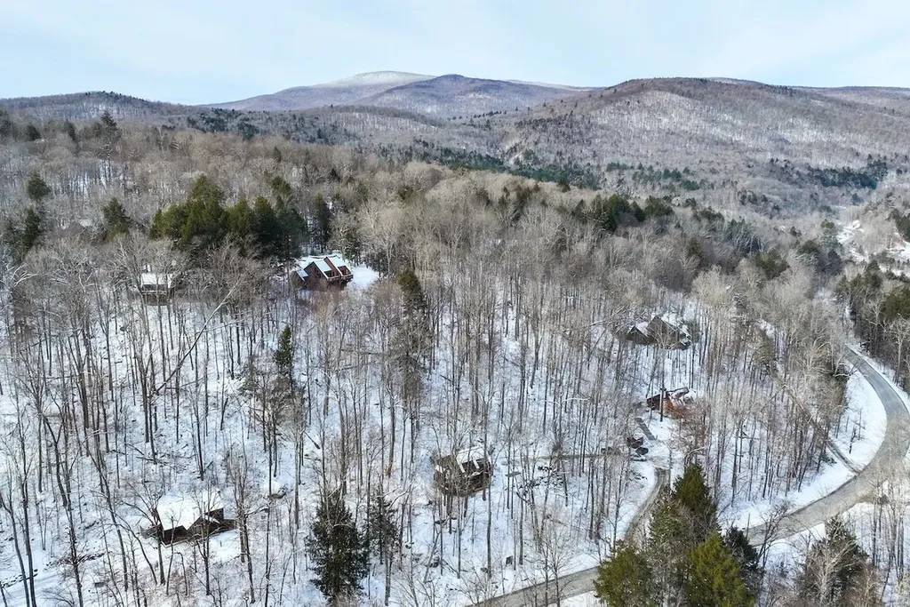 368 Crimson Hawk Road Plymouth VT 05056