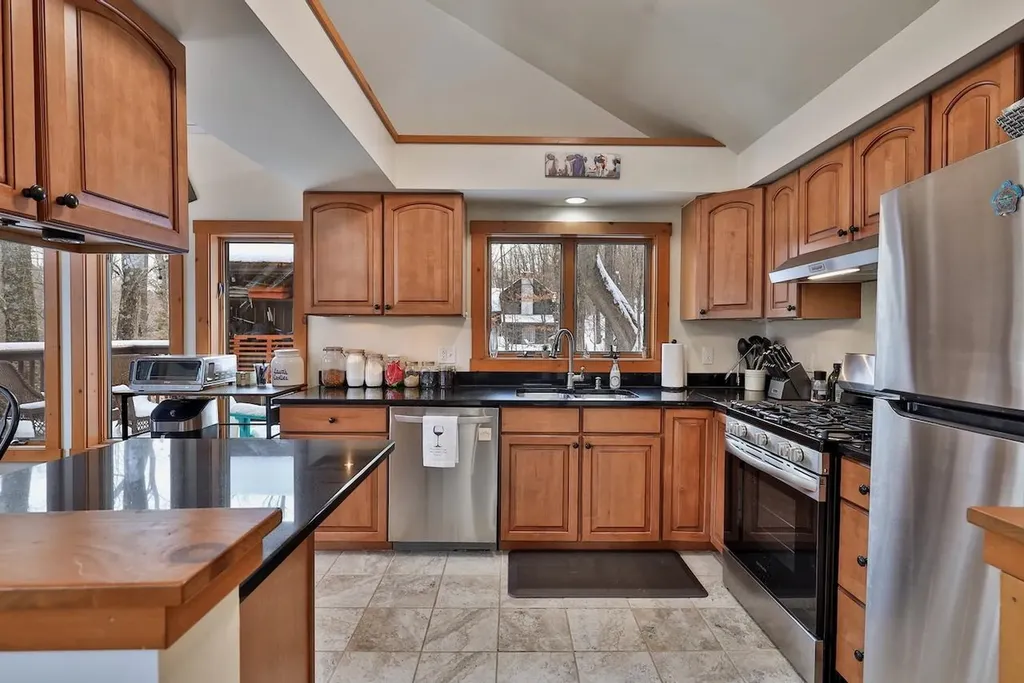 368 Crimson Hawk Road Plymouth VT 05056