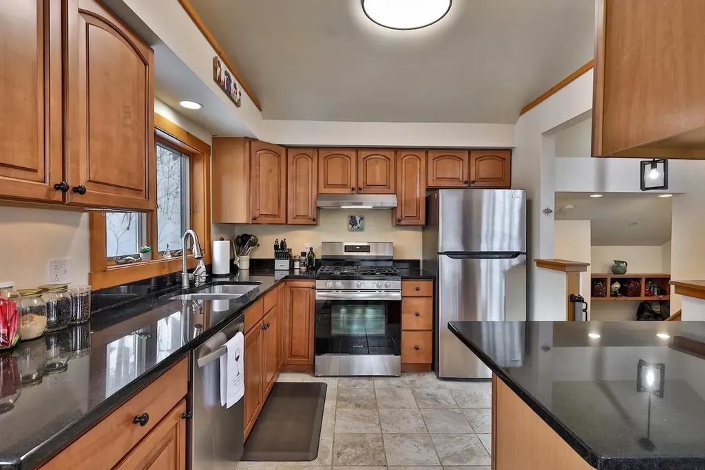 368 Crimson Hawk Road Plymouth VT 05056