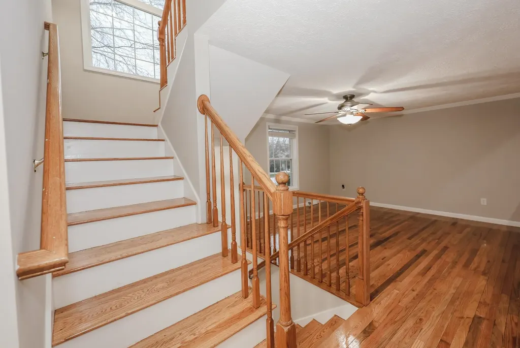 92 Roseanne Lane Manchester NH 03103